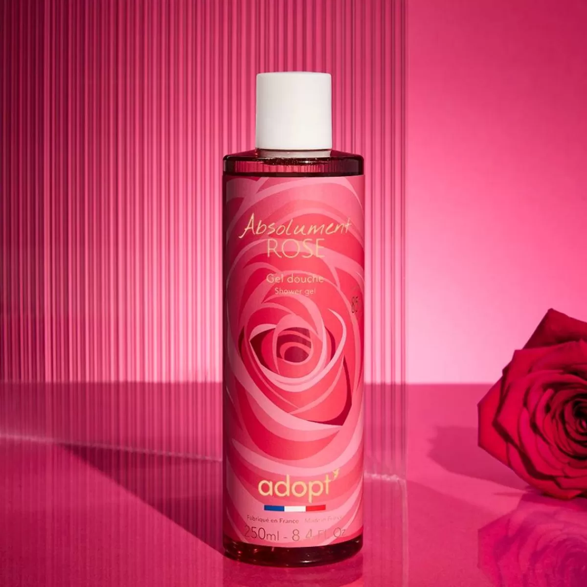 Adorez la Douceur d'un Nettoyant Visage Infusé à la Rose Absolue - Éclat Radieux Garanti

(：