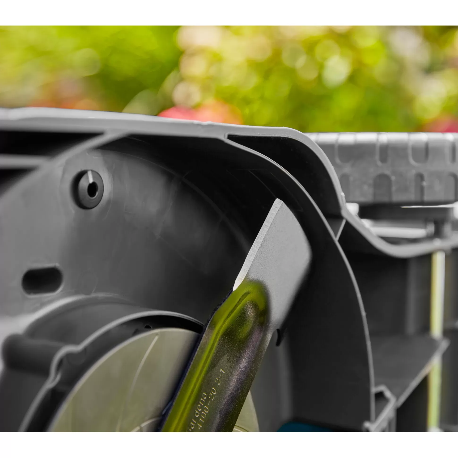 Tondeuse sans fil Gardena Powermax 32/36V P4A Solo - Coupe précise et autonomie longue durée pour jardin parfait