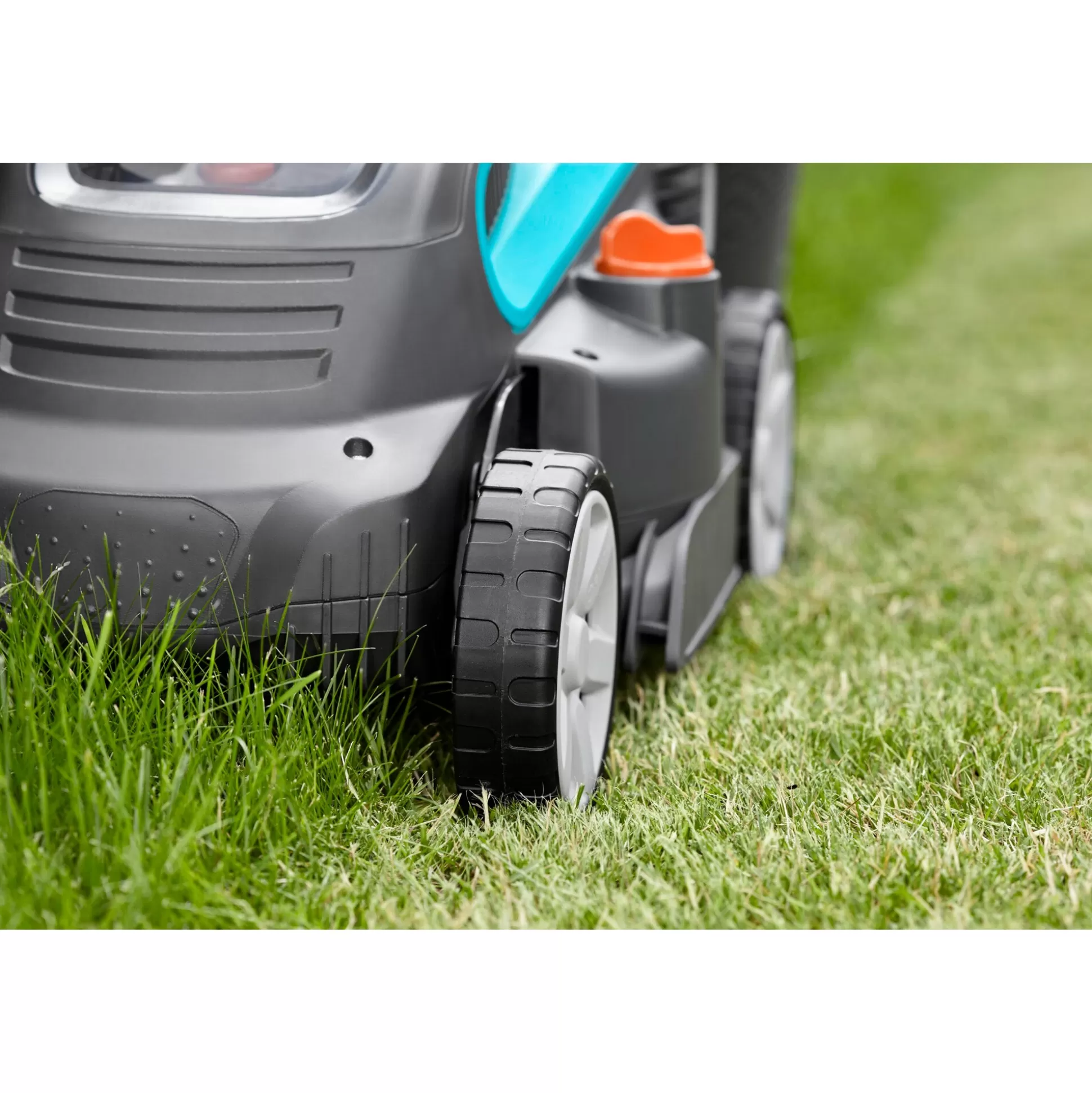 Tondeuse sans fil Gardena Powermax 32/36V P4A Solo - Coupe précise et autonomie longue durée pour jardin parfait