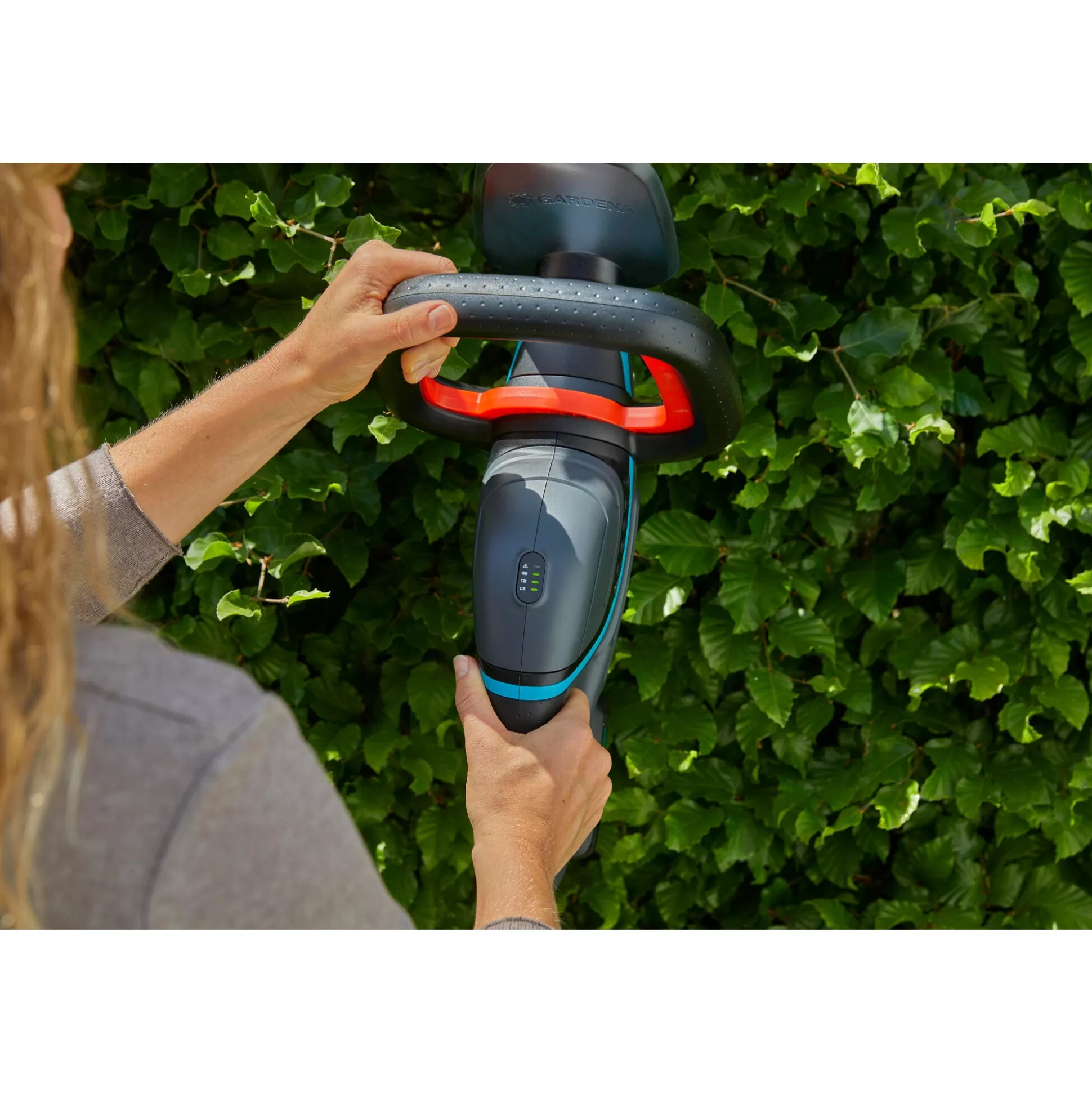 Gardena Cisaille Électrique sans Fil ComfortCut 60 - Kit Complet 18V P4A Prêt à l'Emploi (Édition pratique avec batterie incluse)