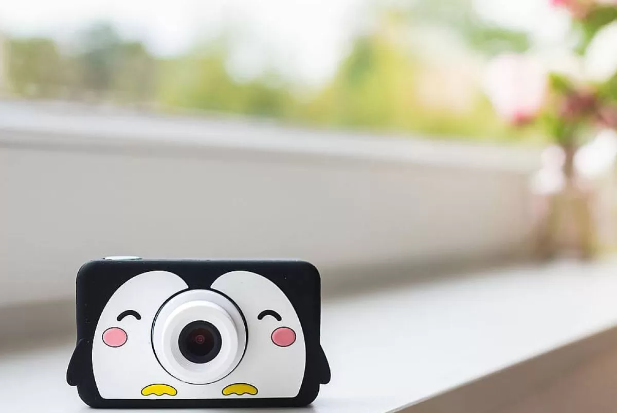 Caméra Éducative Pingouin pour Enfants 3-8 Ans | Zoofamily Marque | Design Amusant + Étui Antichoc | Appareil Photo Robuste avec Prise en Main Facile | Idéal Premières Découvertes Créatives