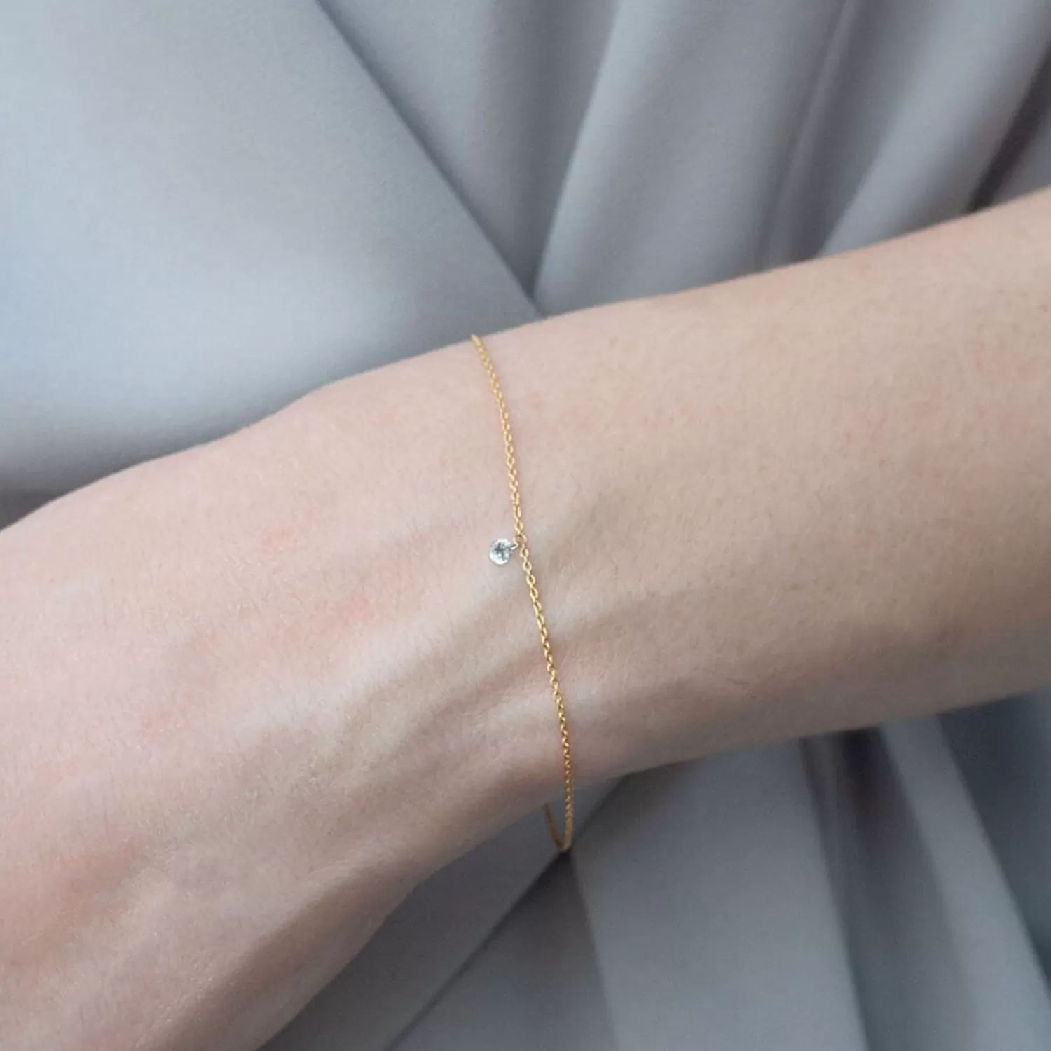 Bracelet Élégant en Or 18 Carats • Diamant 0.08Ct Serti • Collection Aria par Alkemistry • Édition Exclusive