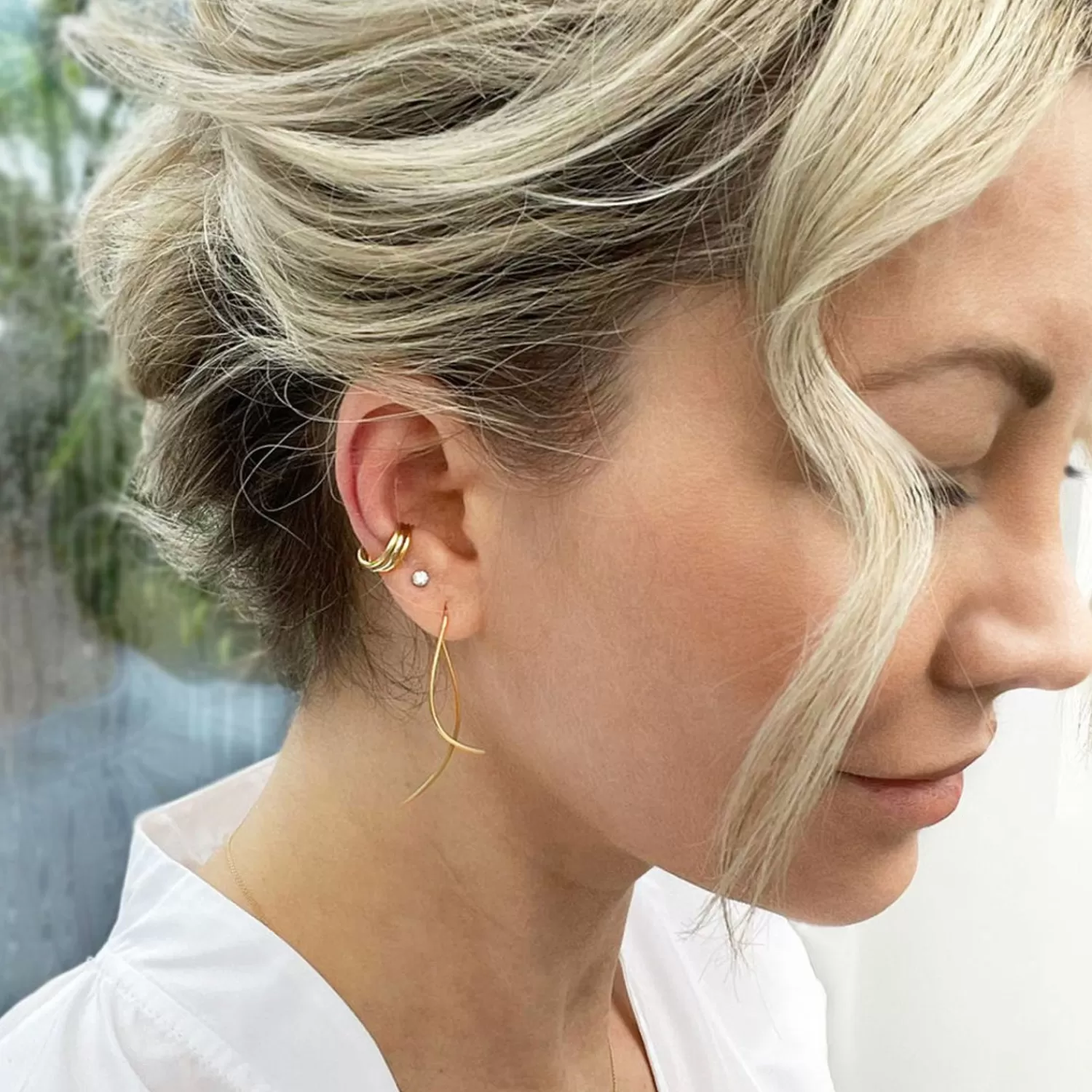 Boucles d'oreilles Alkemistry Aria en or 18 carats - Sertissage invisible avec diamants percés 0,08 ct (Paire) - Création joaillerie exclusive
