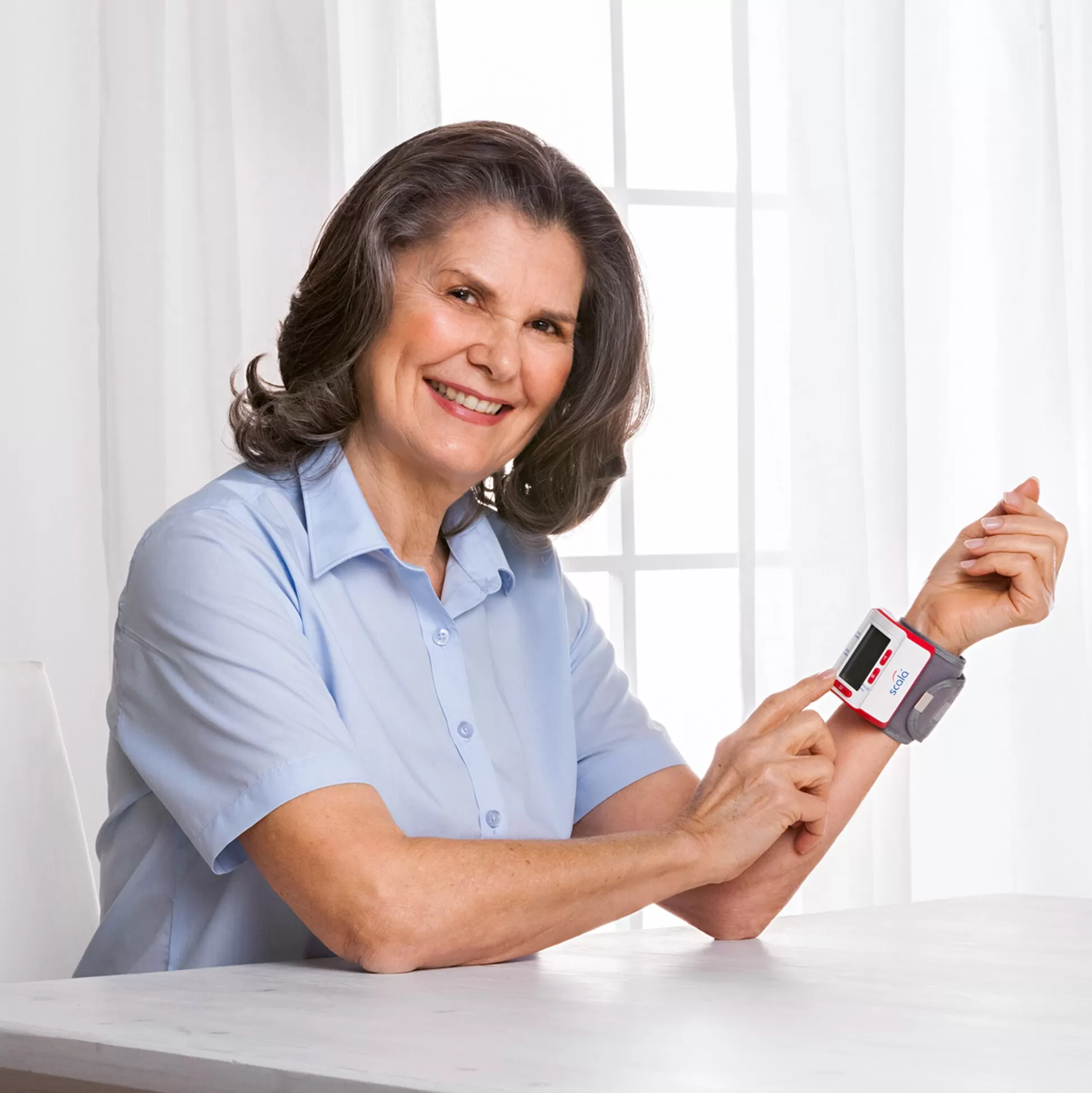 Tensiomètre Électronique SCALA Pro SC-6400 - Appareil de Mesure de Précision pour Surveillance Cardiovasculaire à Domicile