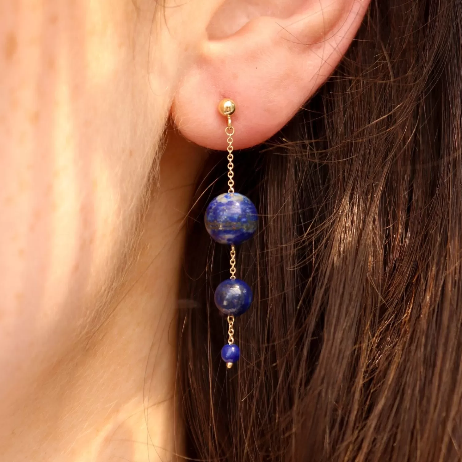 Boucles d'oreilles Alkemistry Boba - Perles de lapis-lazuli sur monture en or 18 carats (Paire)
