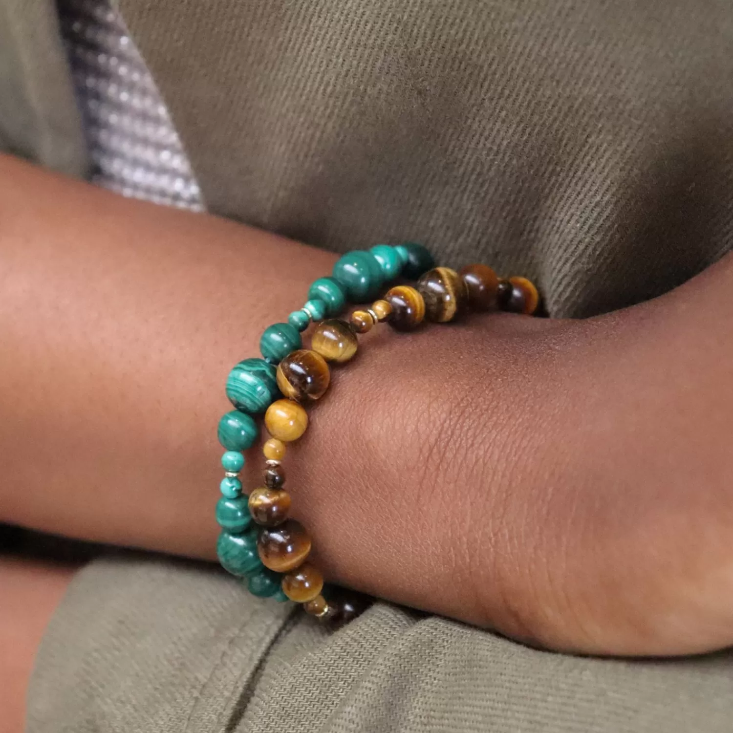 Bracelet Alkemistry Boba en or 18 carats avec perles d'œil-de-tigre et bulles dorées - Pièce unique de collection automnale