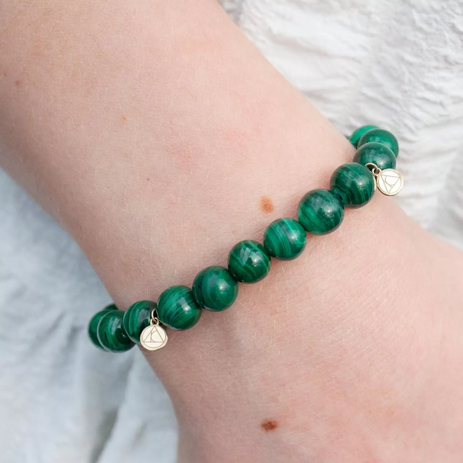 Bracelet Artisanal en Or 18 Carats et Perles de Malachite - Élégance Cinta by Alkemistry