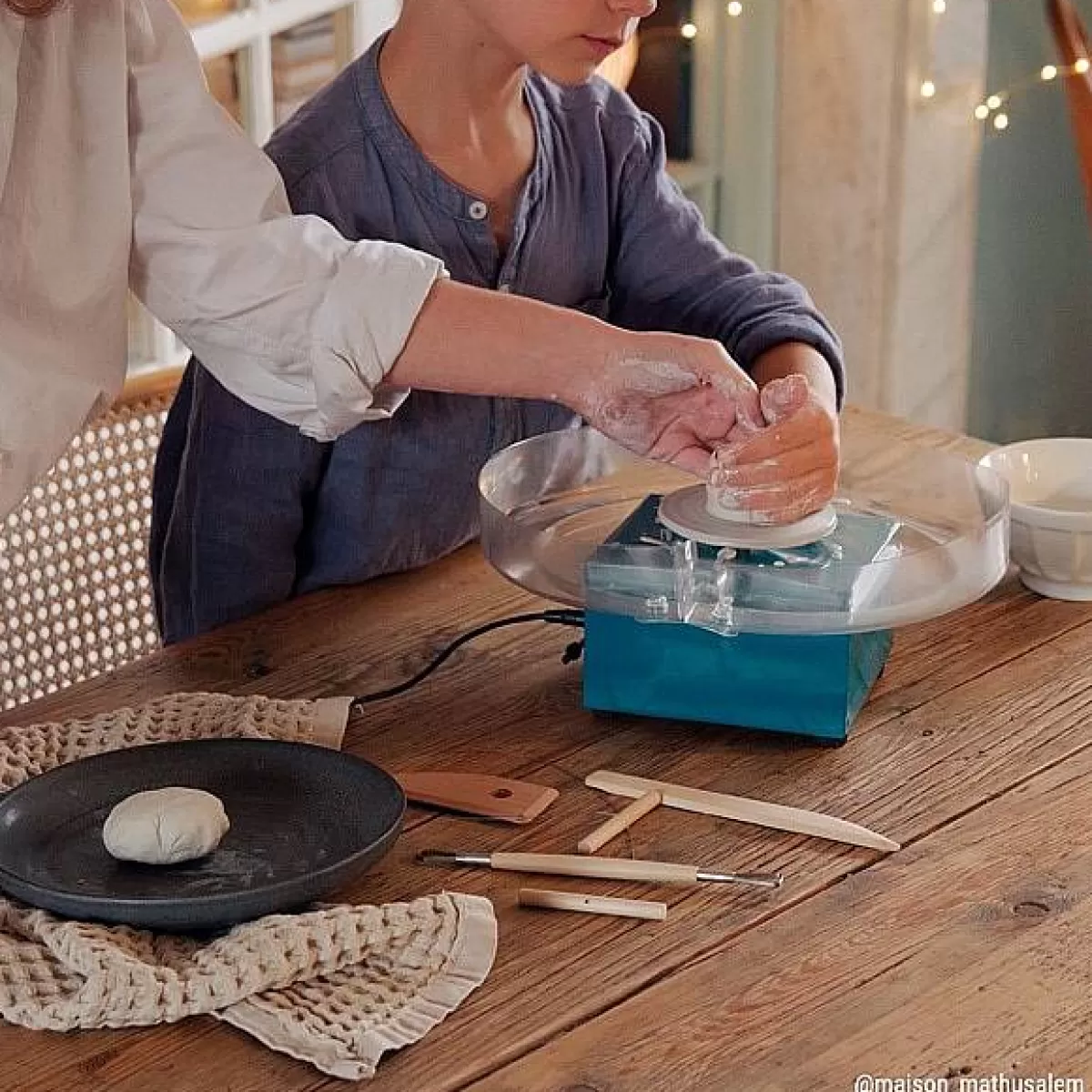 Atelier Céramique Sycomore - Coffret Créatif Complet pour Sculpture sur Argile 

(Note: J'ai restructuré la formulation en utilisant des synonymes naturels, ajouté des éléments sensoriels (