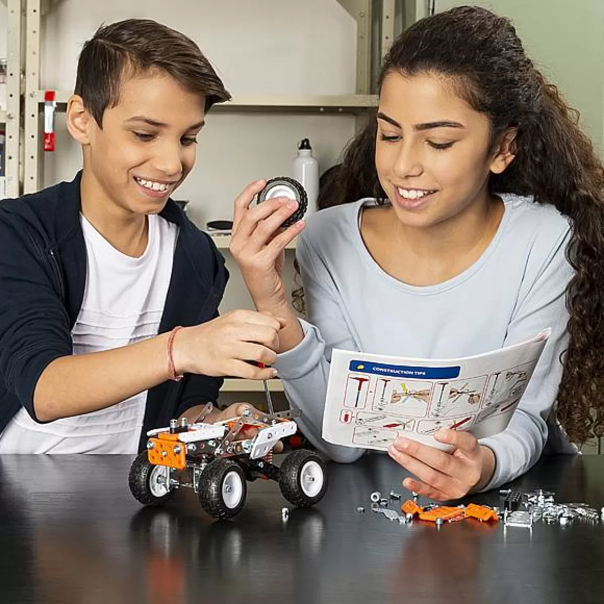 En liquidation : Kit de construction Meccano exclusif - 15 modèles innovants pour créer sans limites !