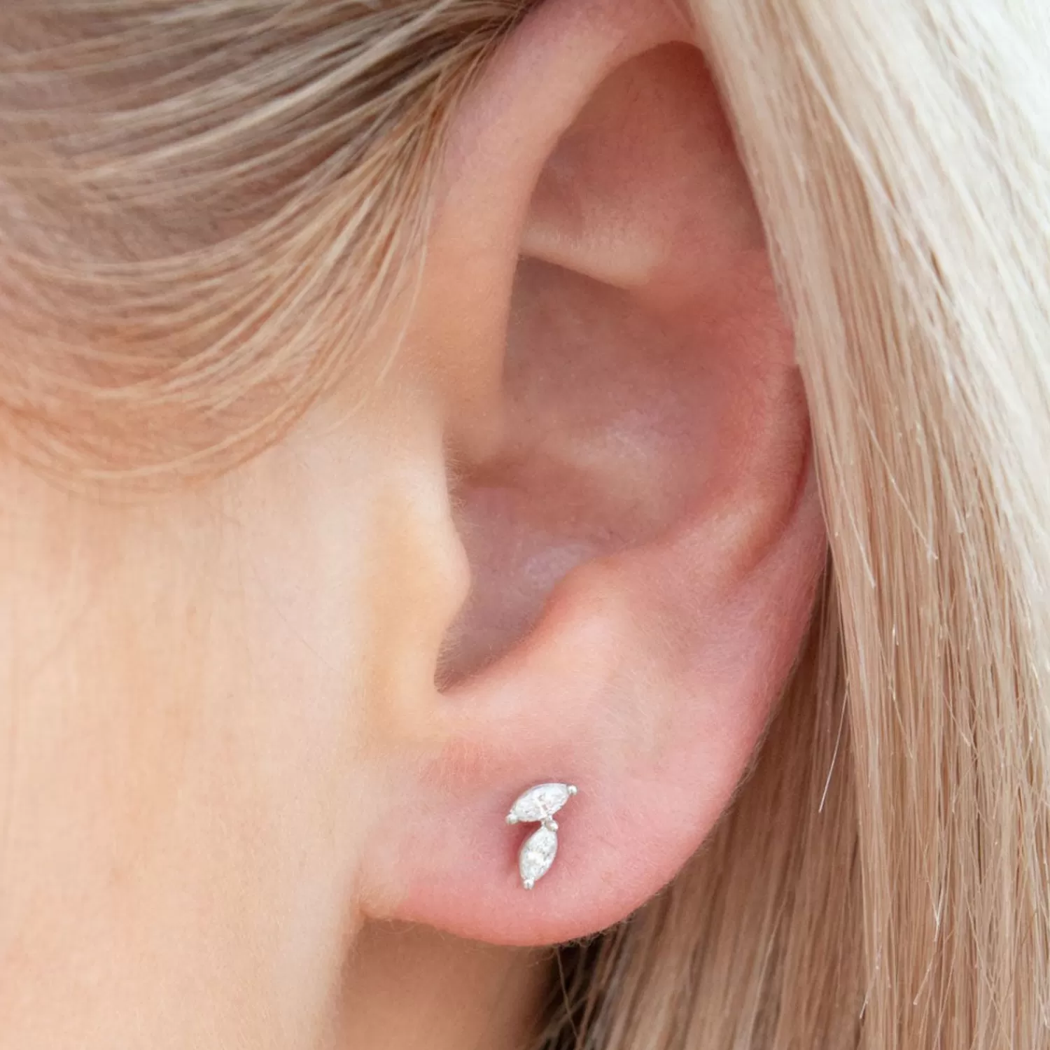 Boucles d'oreilles élégantes en or 14 carats avec diamants marquise - Collection Dana Rebecca par Alkemistry