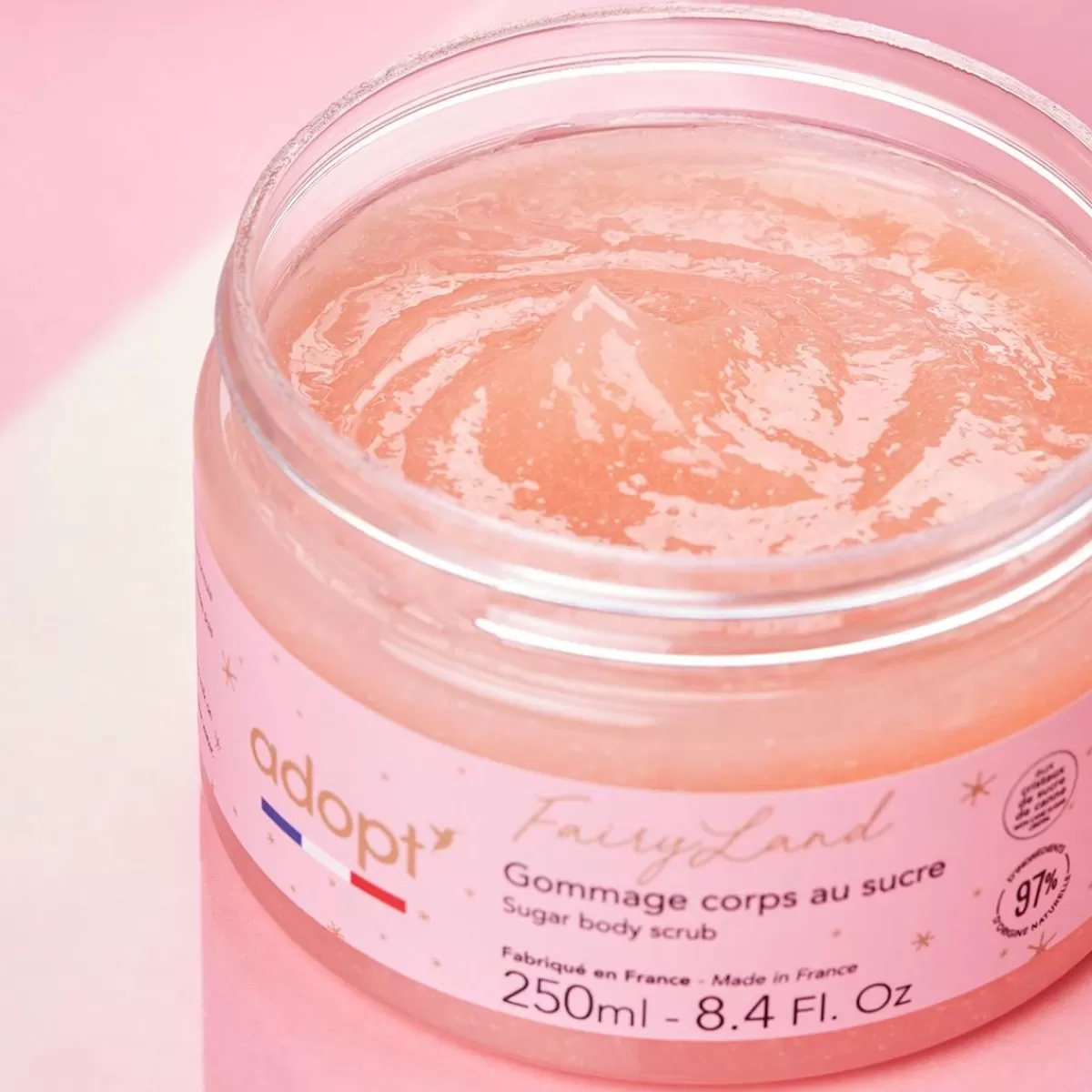 Éclat Féerique - Gommage Enrichissant pour une Peau Radieuse et Légère 

(：
