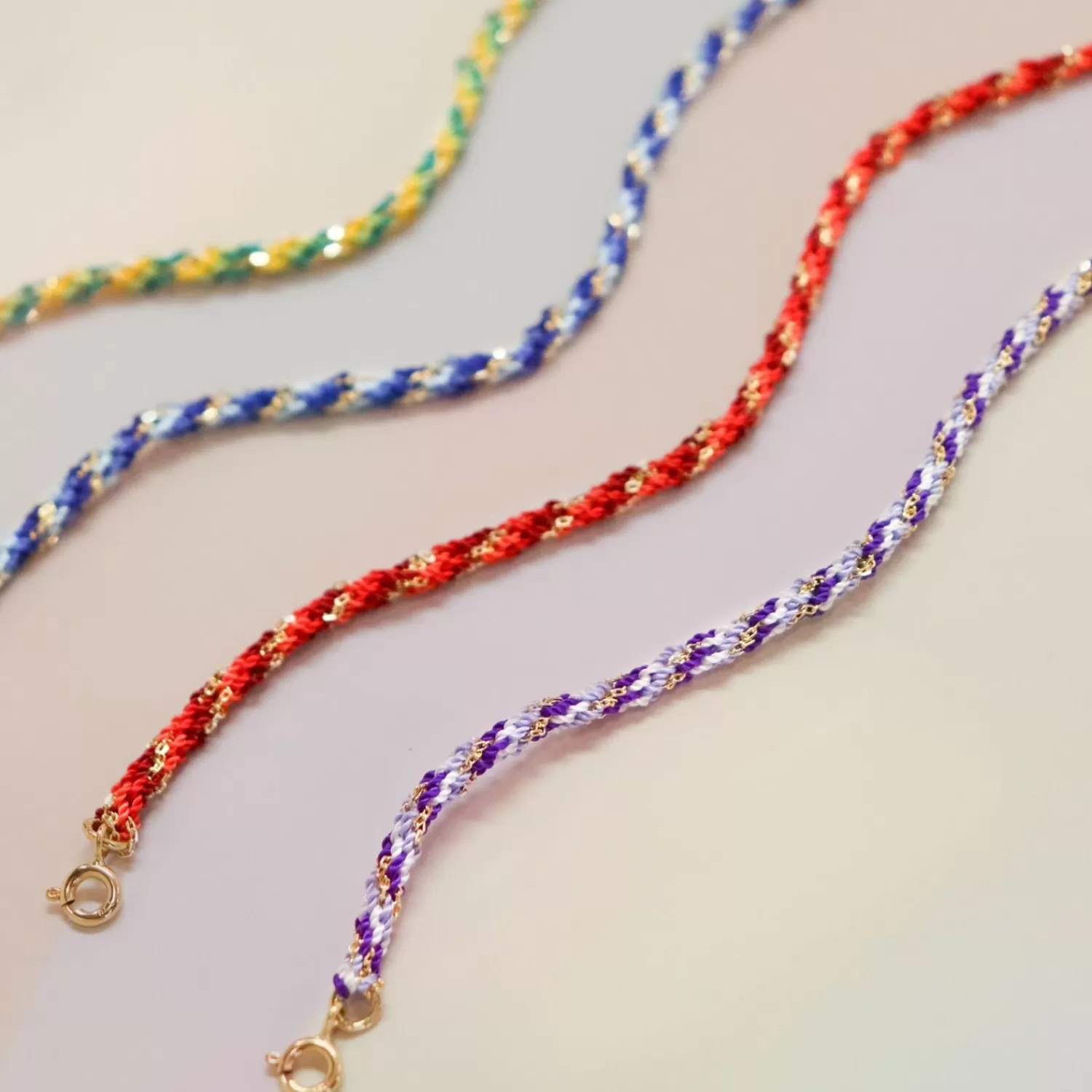 Bracelet Alkemistry Kumachi en Or 18 Carats - Chaîne Tressée Nuances Vertes | Pièce Unique Artisanale