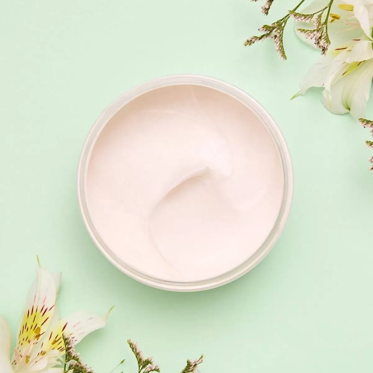 Crème Hydratante Éclat Liberty Dream | Soin Visage Nourrissant 24h 

(Version alternative pour plus de naturel : 
