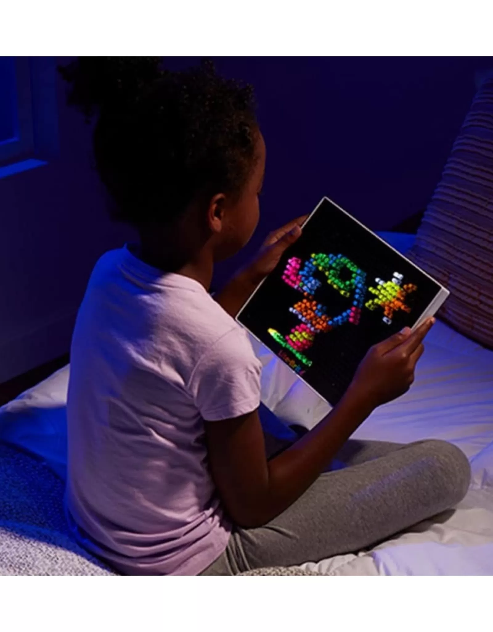 Édition Collector Lite Brite - Tableau Lumineux Créatif pour Enfants | Version Premium SCH 

(Note: J'ai adapté la structure en mettant en avant les aspects émotionnels 