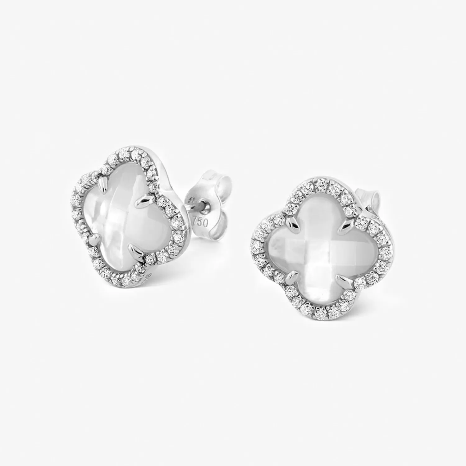 Boucles d'oreilles créatives Morganne Bello - Perle cultivée et diamants sertis sur monture en or blanc 18 carats - Élégance intemporelle pour chaque occasion
