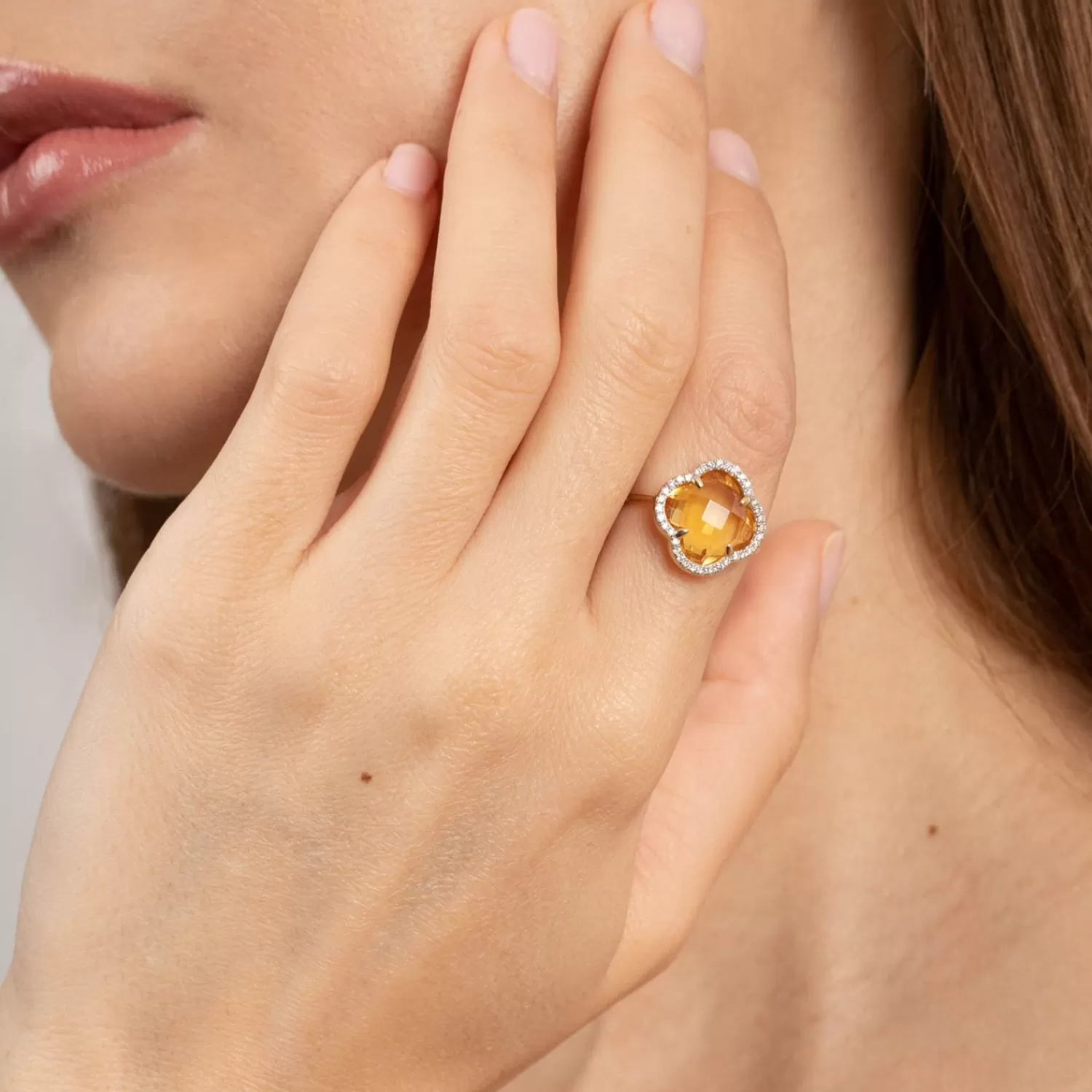Bague Trèfle Citrine et Diamants – Or 18 carats Morganne Bello par Alkemistry – Édition Limitée