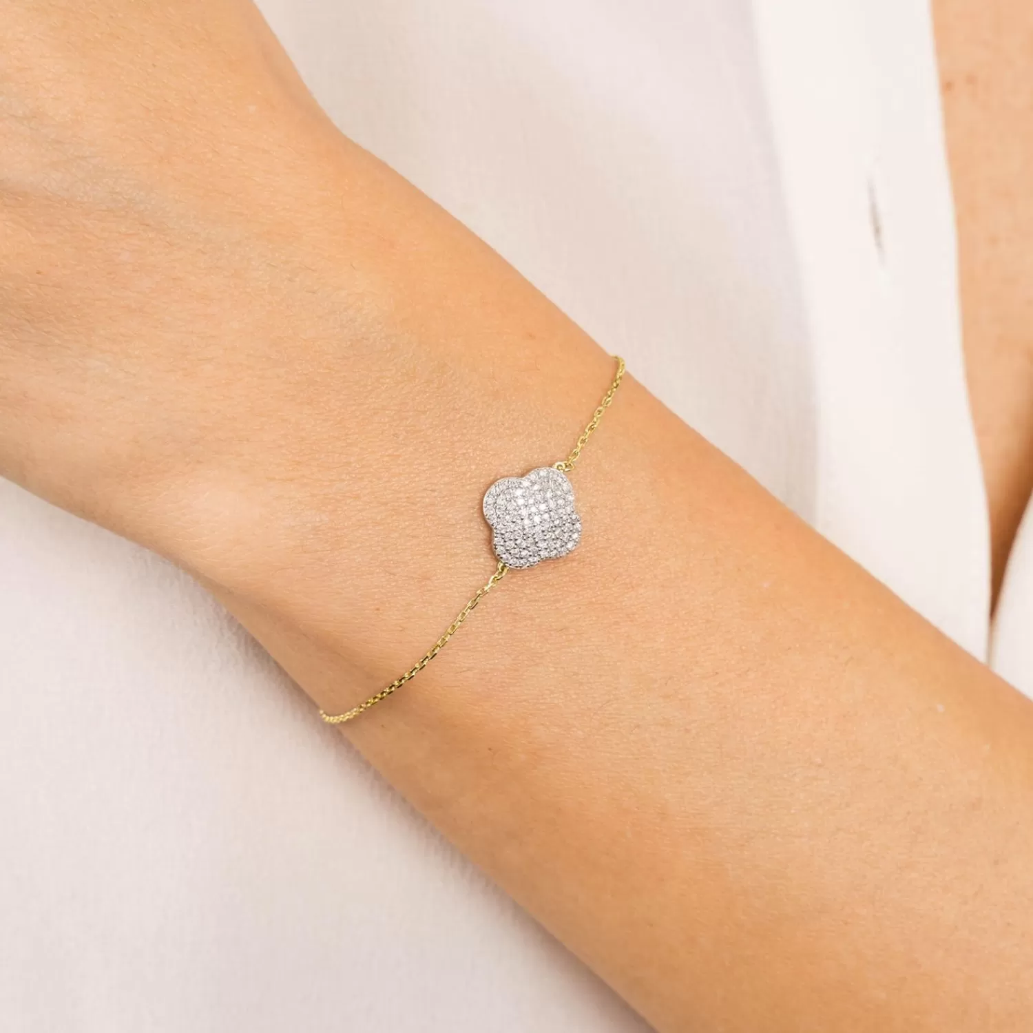 Bracelet Morganne Bello en Or Jaune 18K - Trèfle Convertible Serti de Diamants Brillants - Édition Collection Printemps