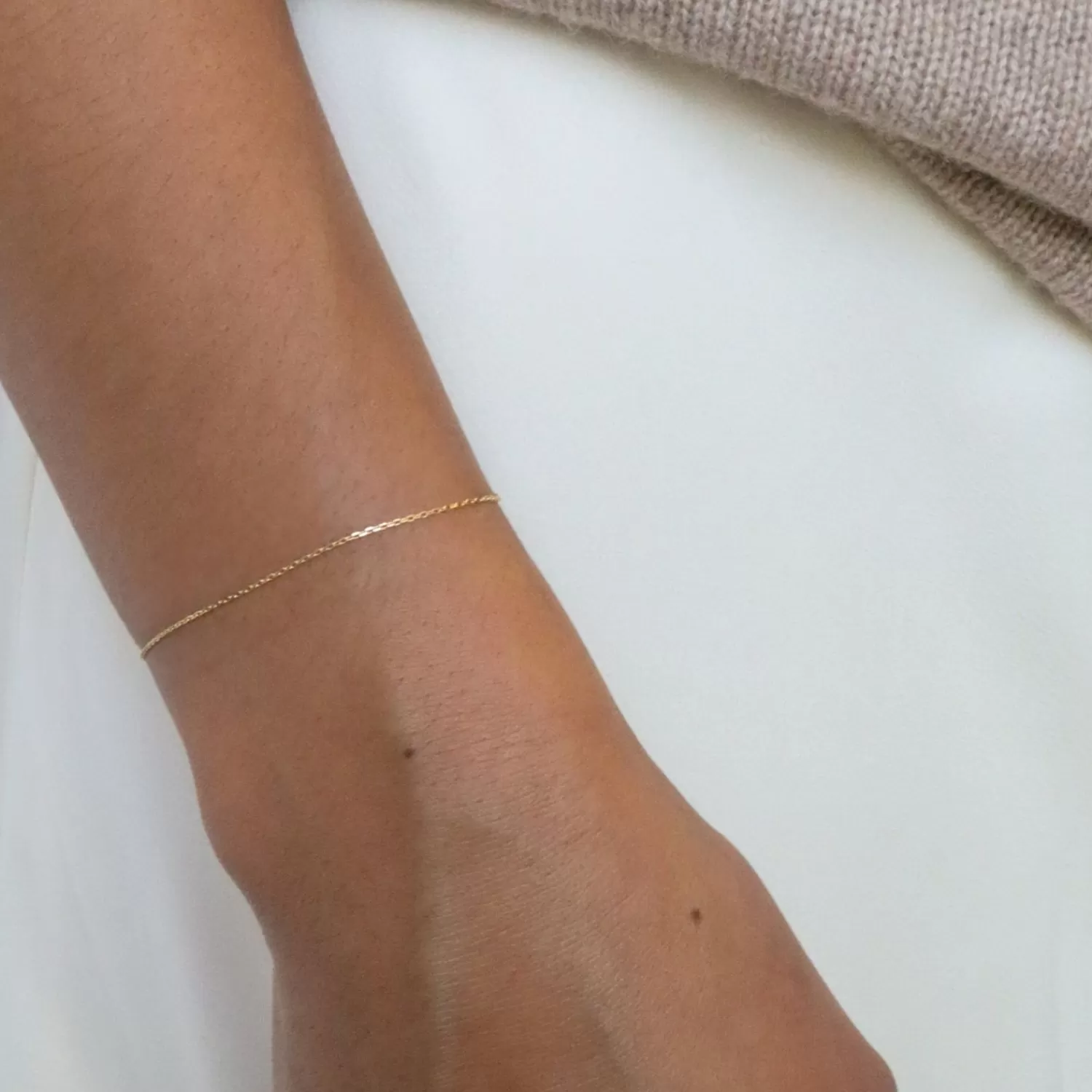Bracelet ajustable en or 18K - Reflets dorés subtils, design léger et élégant (Alkemistry Collection)