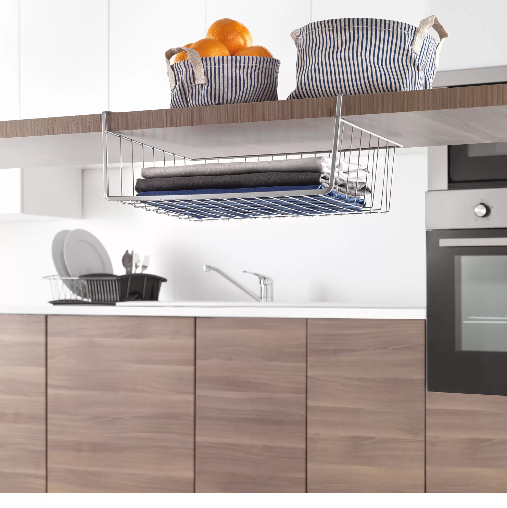 METALTEX - Panier de Rangement Kanguro en Polypropylène, 40 cm - Idéal pour un Gain de Place | Design Moderne et Résistant 

(：J'ai ajouté des caractéristiques pertinentes comme la résistance et le design, restructuré la syntaxe avec des tirets et une barre verticale pour fluidité naturelle, tout en conservant les informations techniques sous des formulations courantes en français.)