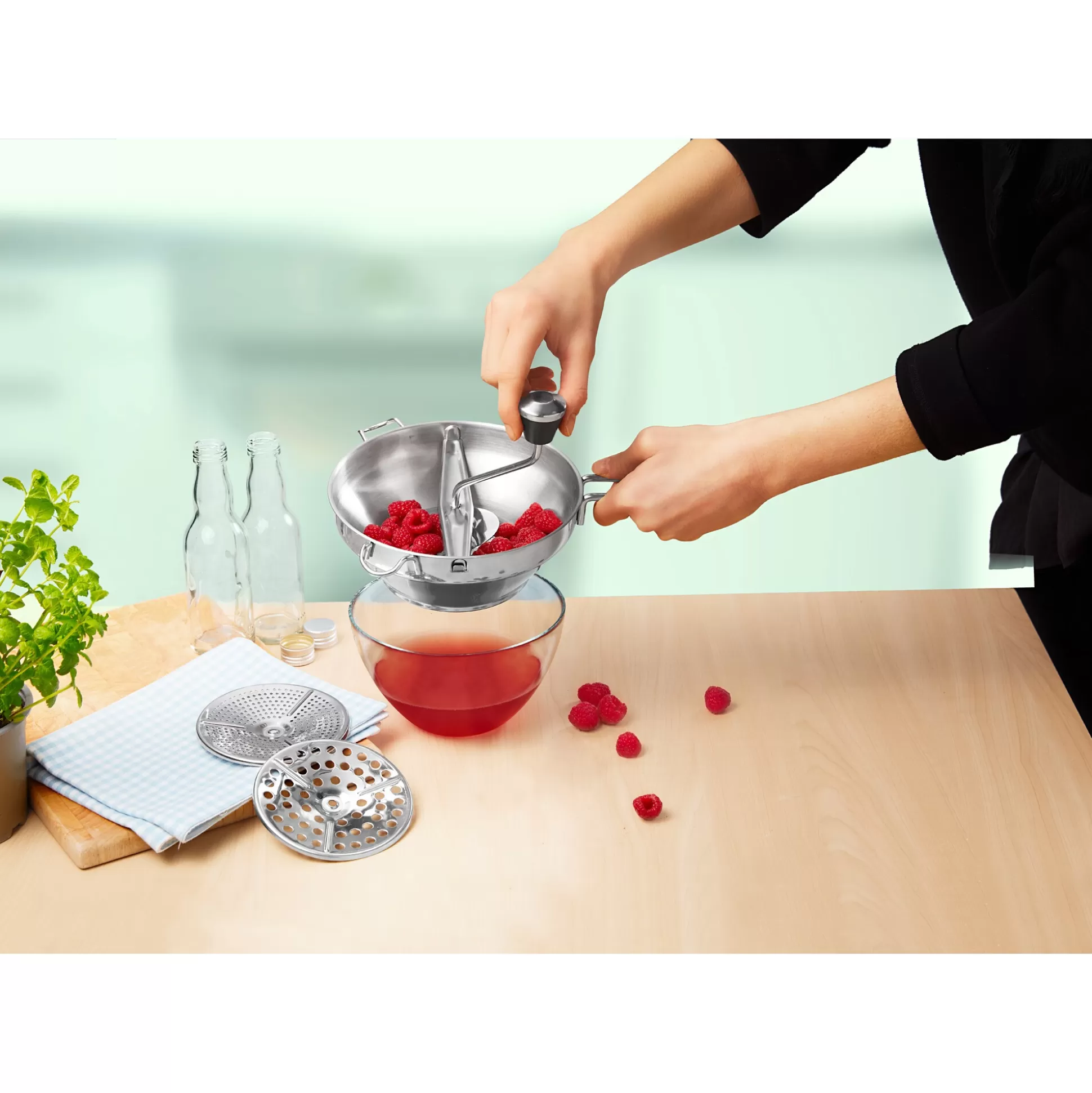 Zeven - Set de 4 Tamis Inox avec Moulinette & Filtres Professionnels - Design Ingénieux et Pratique