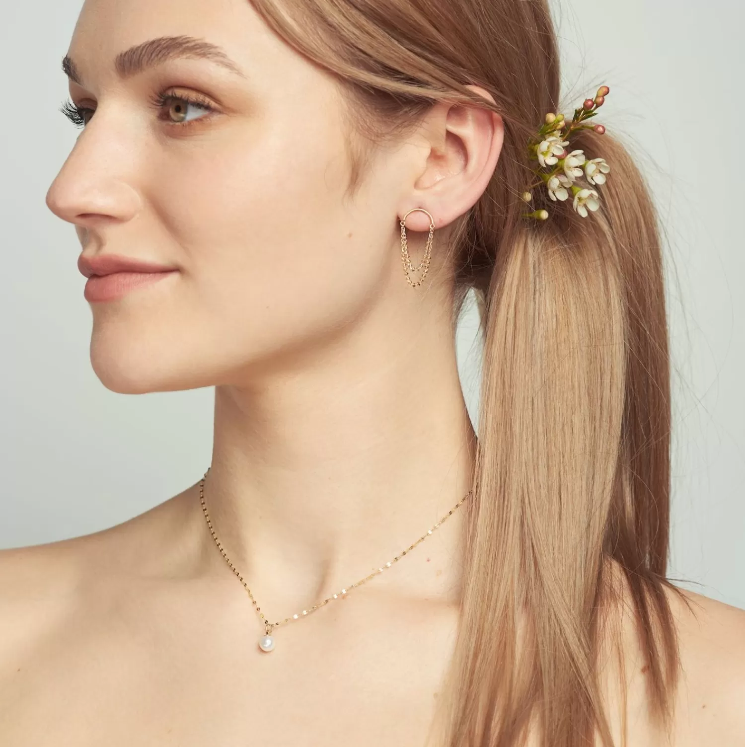 Collier Pendentif Alkemistry Poppy Finch - Or Jaune 14 Carats et Perle Scintillante en Promotion Éclair