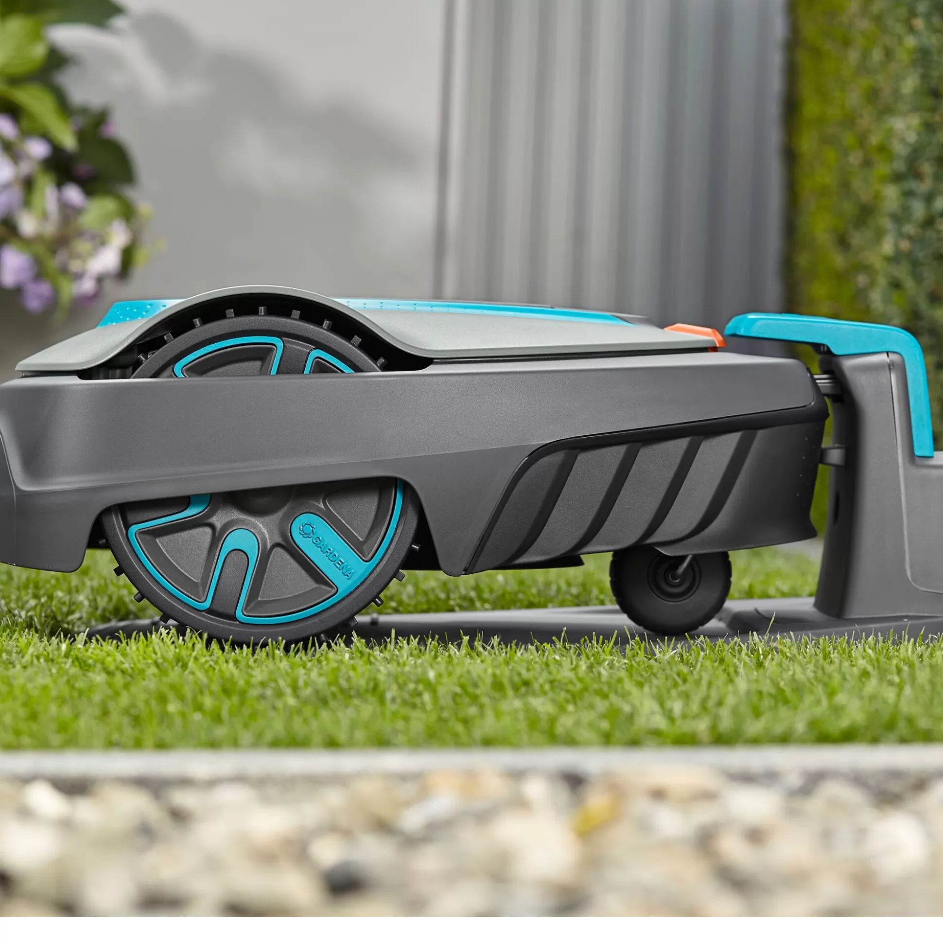 Découvrez le Sileno City 250 - Tondeuse Robot Gardena Autonome pour Jardins Urbains 

Cette solution intelligente de tonte sans fil combine technologie silencieuse et programmation intuitive pour entretenir votre pelouse sans effort. Parfait pour les espaces verts jusqu'à 250m² avec déclivité modérée.