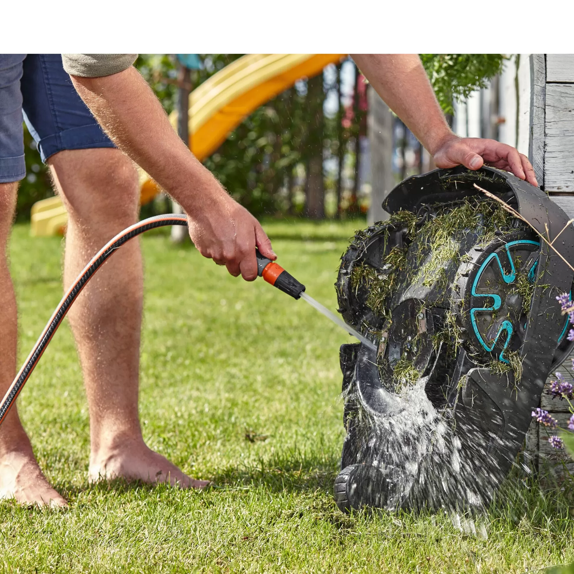 Découvrez le Sileno City 250 - Tondeuse Robot Gardena Autonome pour Jardins Urbains 

Cette solution intelligente de tonte sans fil combine technologie silencieuse et programmation intuitive pour entretenir votre pelouse sans effort. Parfait pour les espaces verts jusqu'à 250m² avec déclivité modérée.