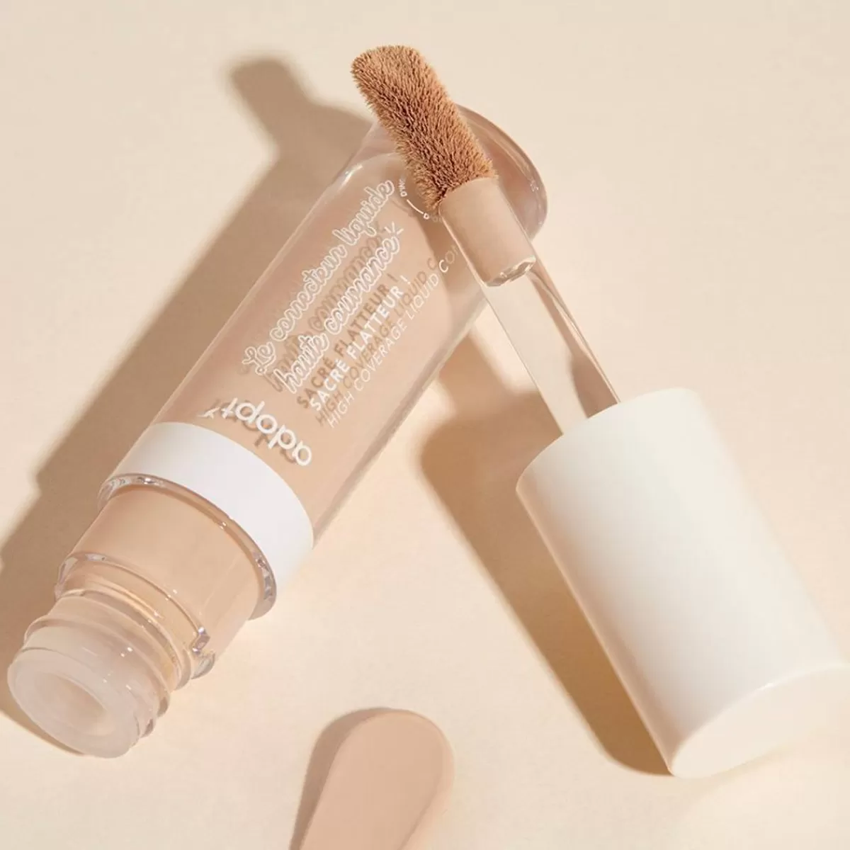 Découvrez le Sacre Flatteur - Anti-Cernes & Correcteur Lumière pour un teint unifié naturellement