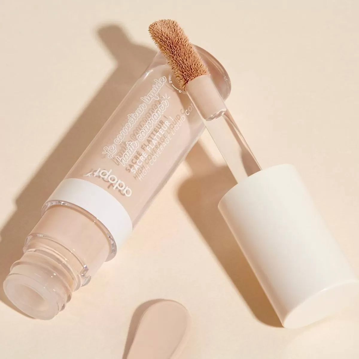 Découvrez le Sacre Flatteur - Anti-Cernes & Correcteur Lumière pour un teint unifié naturellement