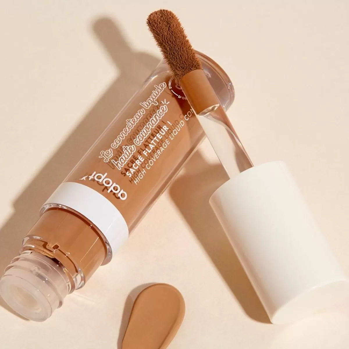 Découvrez le Sacre Flatteur - Anti-Cernes & Correcteur Lumière pour un teint unifié naturellement