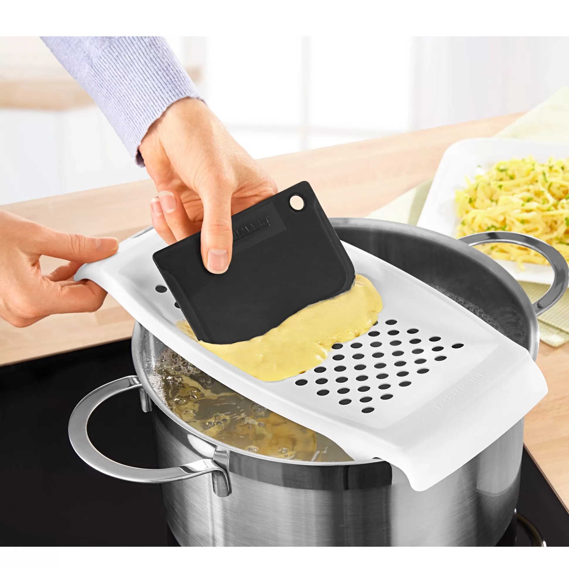 Râpe à légumes polyvalente Fackelmann « Spätzle Rapido » - Idée cadeau pratique pour cuisine efficace