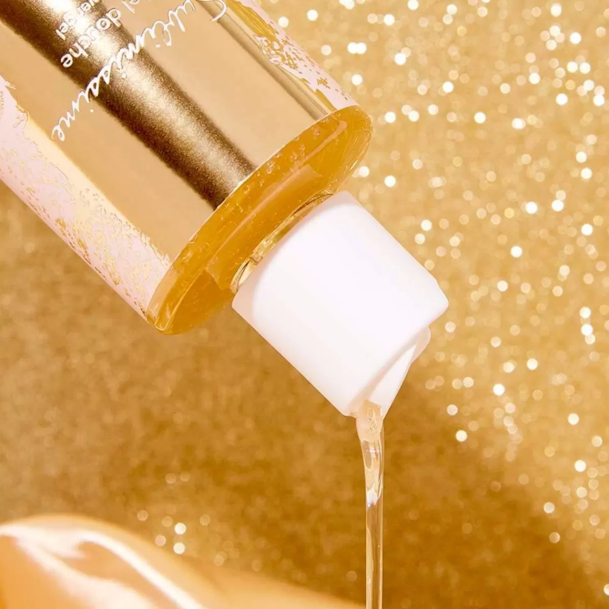 Éclat Sublimissime - Élégance Intemporelle pour une Beauté Transcendante 

(Version alternative plus poétique : 
Lueur d'Exception Sublimissime - L'Alchimie d'une Radiance Inégalée)