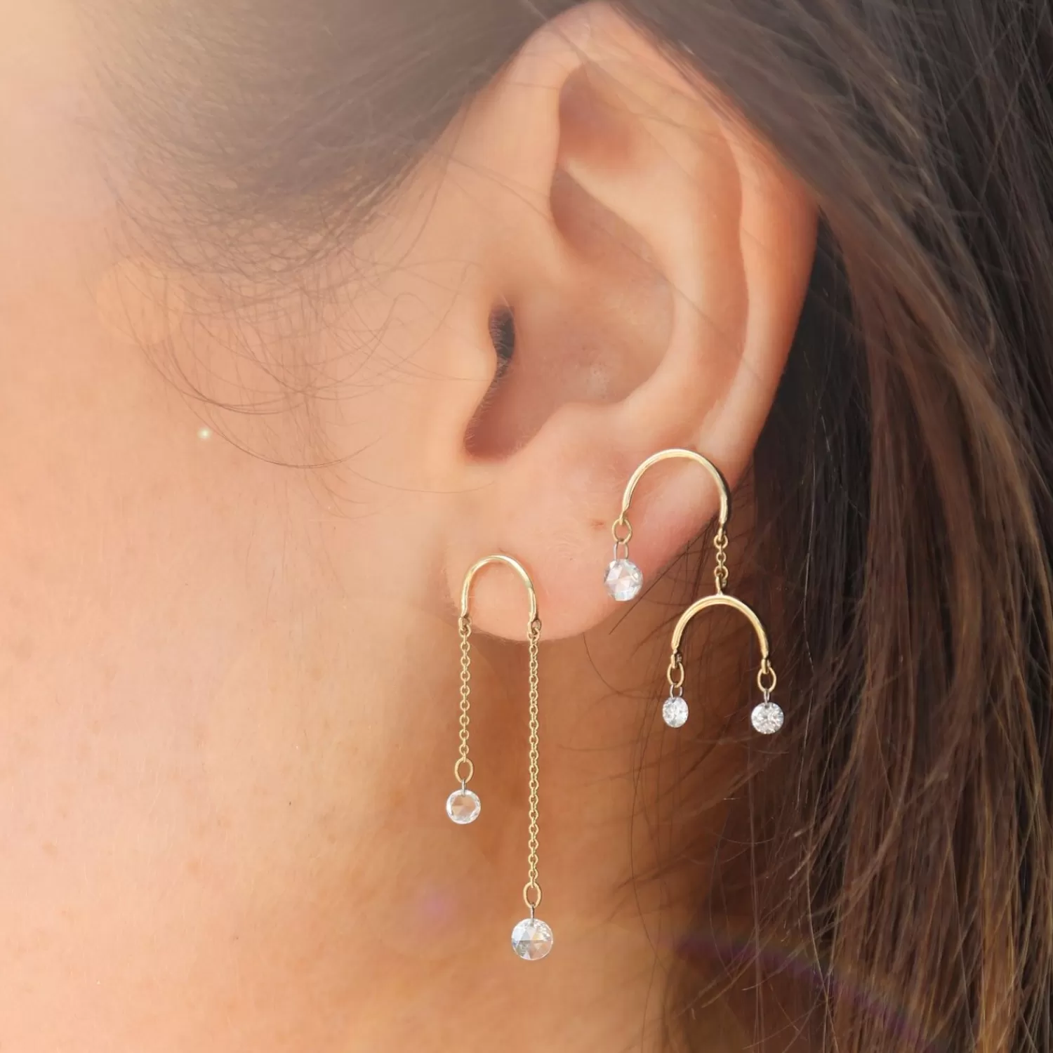 Boucles d'oreilles asymétriques Alkemistry Suncatcher - Pendentifs doubles diamants en or 18 carats (Pièce unique) Promotion exclusive