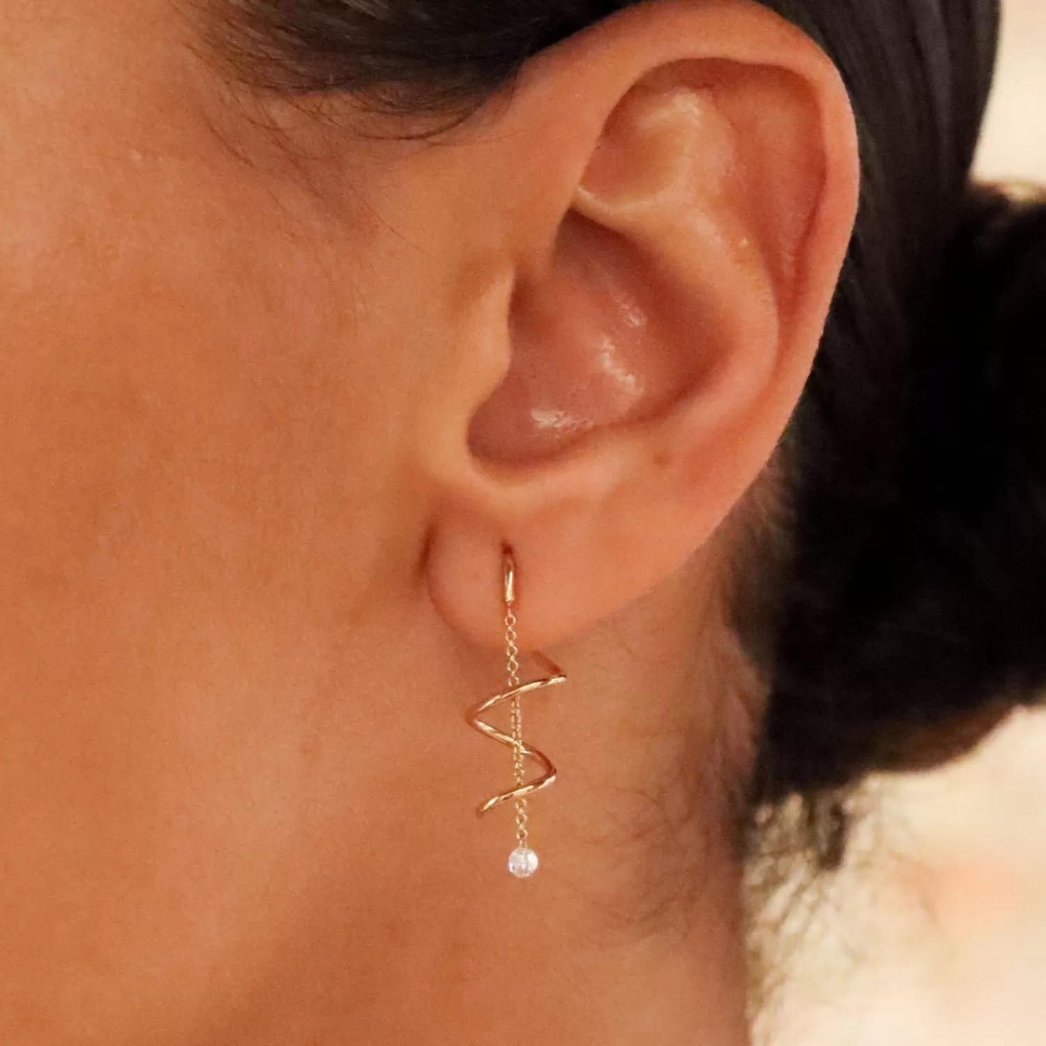 Boucle d'oreille Alkemistry Suncatcher - Or 18K avec diamant taille rose entrelacé (Pièce unique) - Élégance accessible