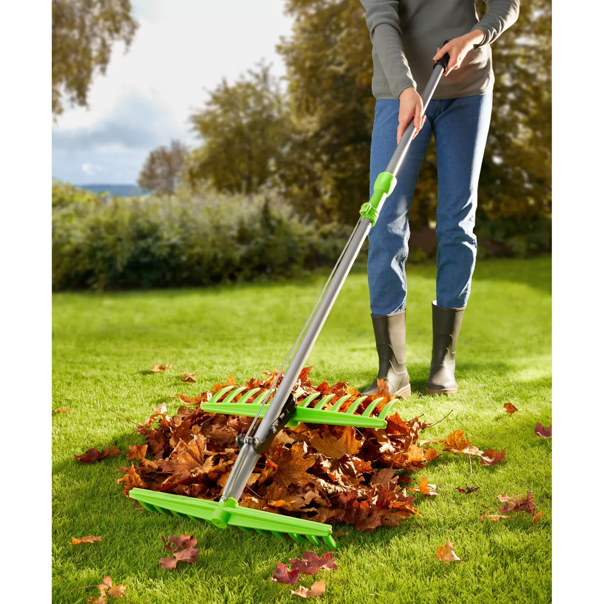 Équipez votre jardin ! Râteau télescopique Genialo avec attrape-feuilles intégré