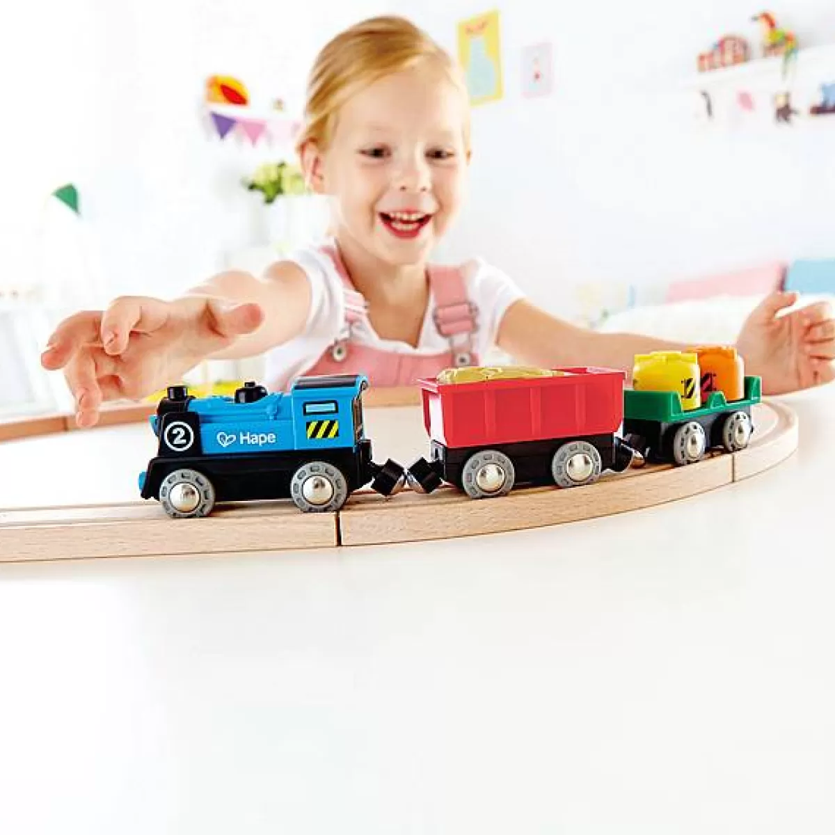HAPE - Train Électrique Miniature pour Enfants | Boutique Ferroviaire de Loisirs Créatifs