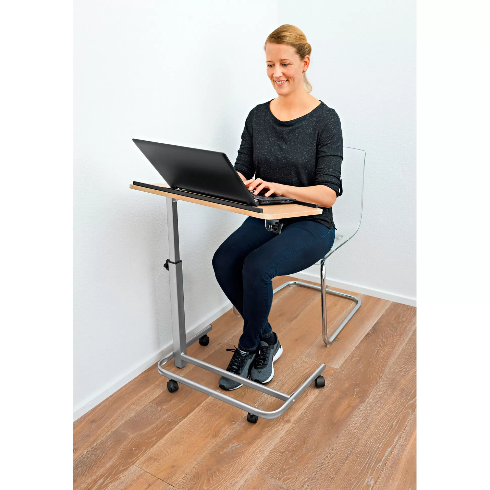 Tables d'appoint mobiles – Solution pratique pour tous vos espaces  

Design moderne avec roulettes pivotantes | Plateau multifonction ajustable  

Idéal salon/bureau/chambre | Déplacement silencieux & stabilisé