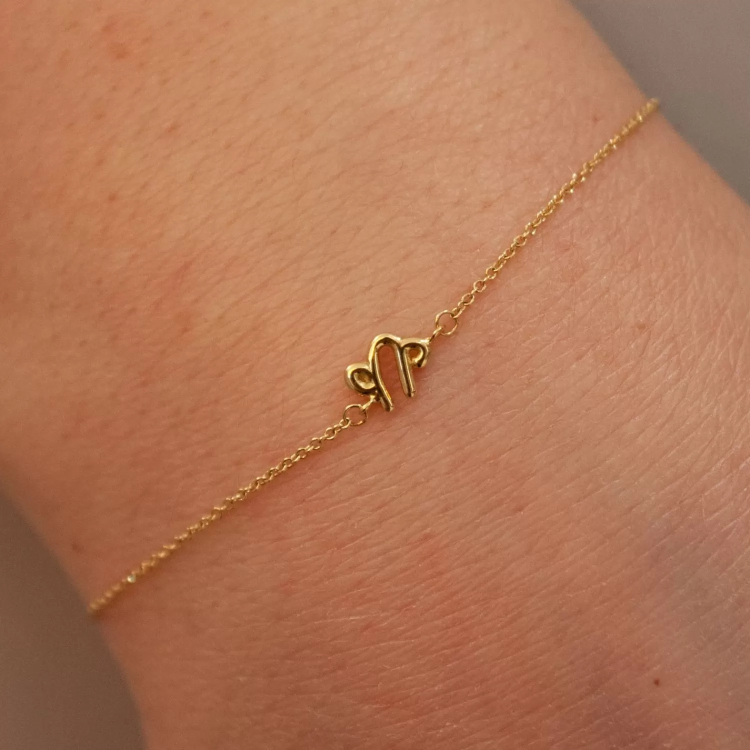 Bracelet Astrologique Alkemistry Zodiac – Chaîne en Or 18 Carats Personnalisée selon les Signes du Zodiaque | Promotion Exceptionnelle